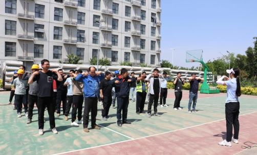 “繩”采飛揚綻活力，奮進團結(jié)譜新篇陜建新型建材成功舉辦慶五一·迎五四職工拔河比賽