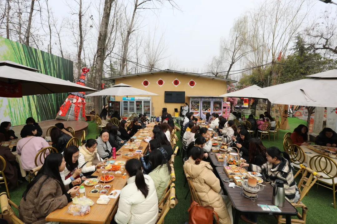 游春踏青綻芳華·圍爐煮茶聽(tīng)心聲丨陜建產(chǎn)投集團(tuán)開(kāi)展三八節(jié)主題活動(dòng)
