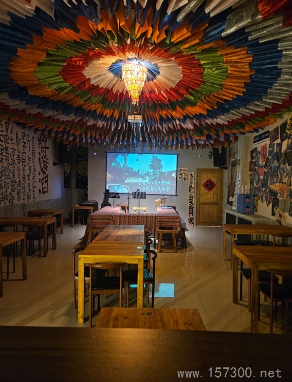 民謠酒館招聘吉他彈唱歌手