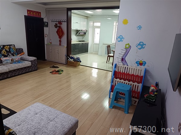 出售四小一中學區(qū)房